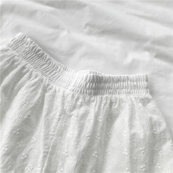 Pantaloni scurti de dama cu talie elastica