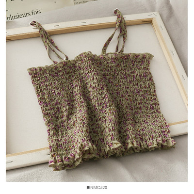 Pieguļošs sieviešu krekliņš ar plānām lencēm