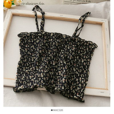 Pieguļošs sieviešu krekliņš ar plānām lencēm