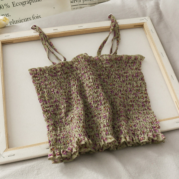 Pieguļošs sieviešu krekliņš ar plānām lencēm