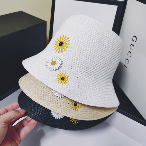 Jauna modeļa sieviešu cepure ar ziedu izšuvumu