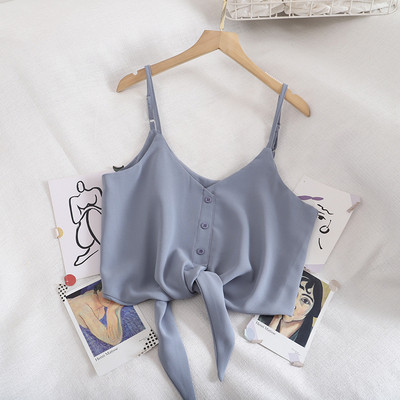 Moodne naiste topp lipsude ja nööpidega