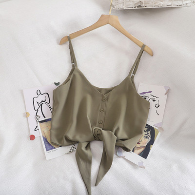 Moodne naiste topp lipsude ja nööpidega