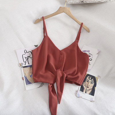 Moodne naiste topp lipsude ja nööpidega