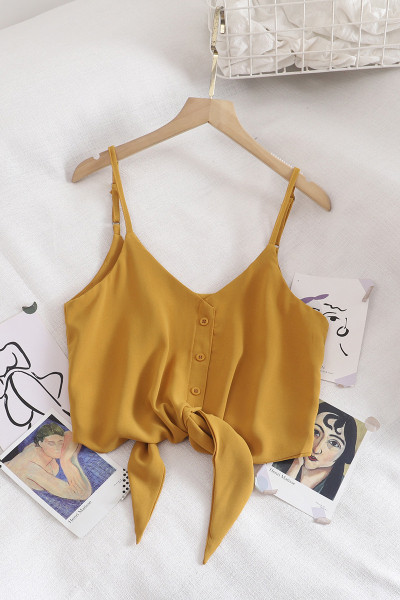 Moodne naiste topp lipsude ja nööpidega