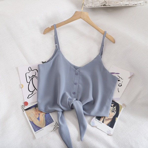 Moodne naiste topp lipsude ja nööpidega