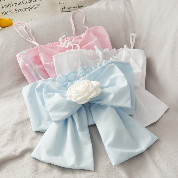 Modern női mellszobor 3D rózsával és szalaggal