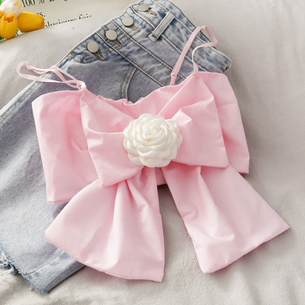 Modern női mellszobor 3D rózsával és szalaggal