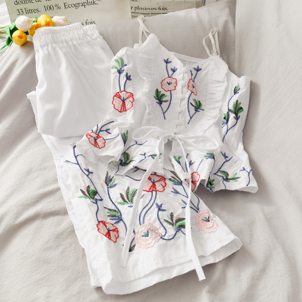 Mūsdienīgs sieviešu bikšu komplekts un tops ar izšuvumu