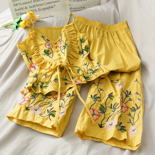 Mūsdienīgs sieviešu bikšu komplekts un tops ar izšuvumu