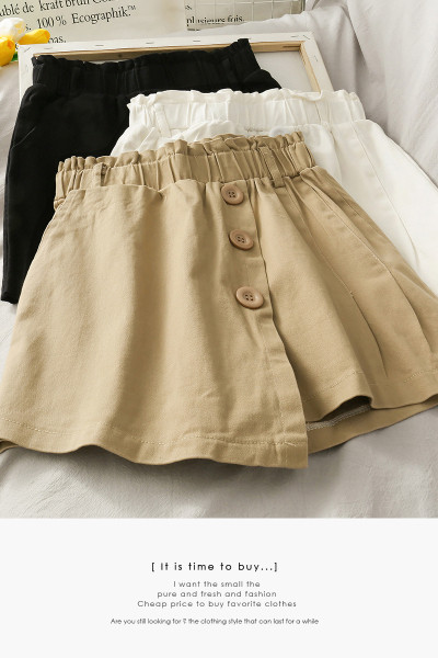 Pantaloni scurti asimetrici de dama cu talie inalta si nasturi