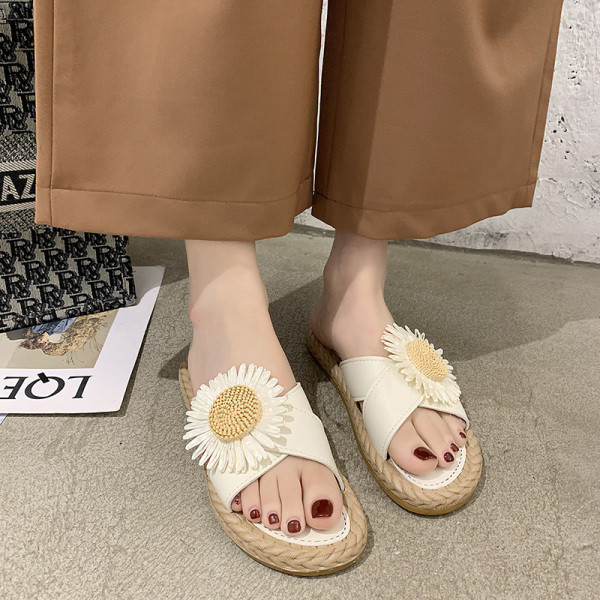 Papuci de damă cu talpă plată și element cu flori