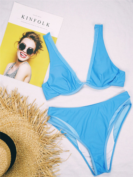 Costum de baie modern din două piese, albastru, cu pantaloni cu talie înaltă și plasă