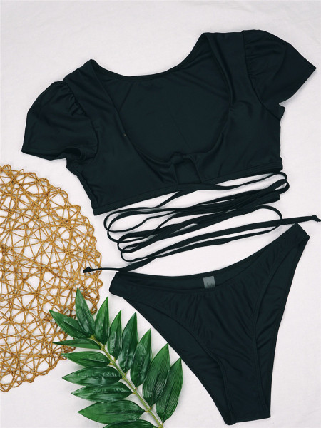 Costum de baie negru cu maneci scurte si cravate