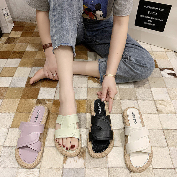 Papuci de dama din piele cu talpa plata