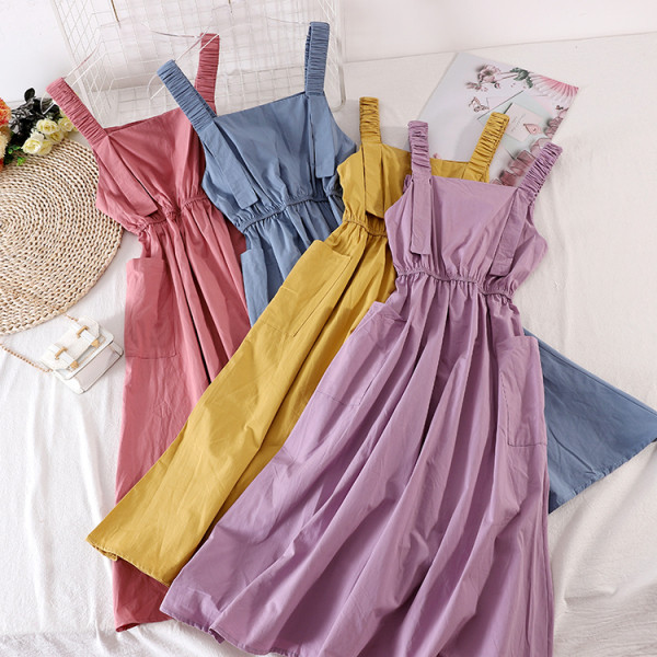 Ikdienas sieviešu kombinezons ar platām lencēm un kabatām