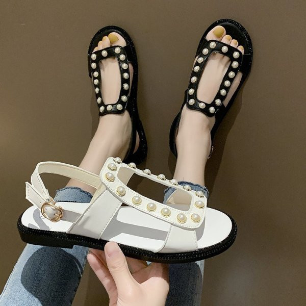 Ikdienas sieviešu ādas sandales ar pērļu elementu