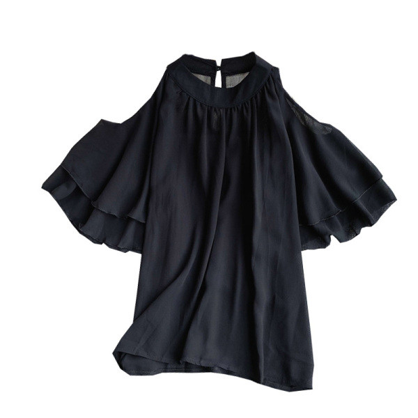 Moodne paljaste õlgade ja laiade varrukatega naiste pluus