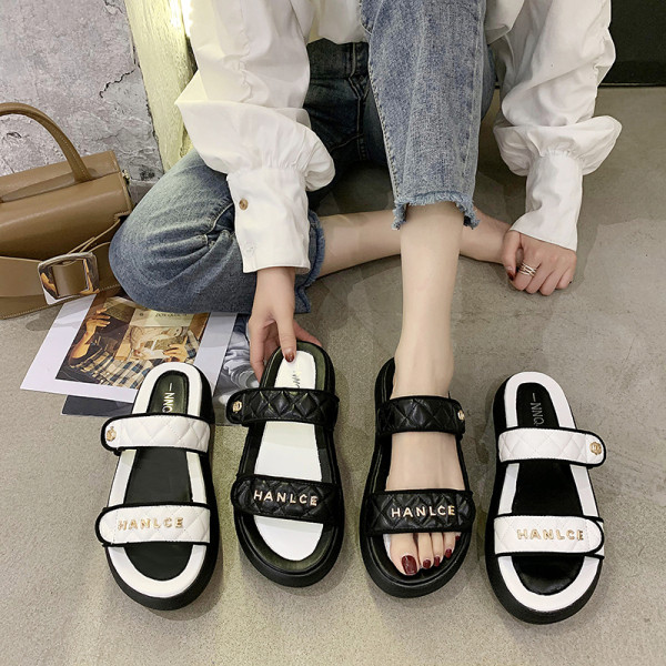 Papuci de dama actuali cu velcro