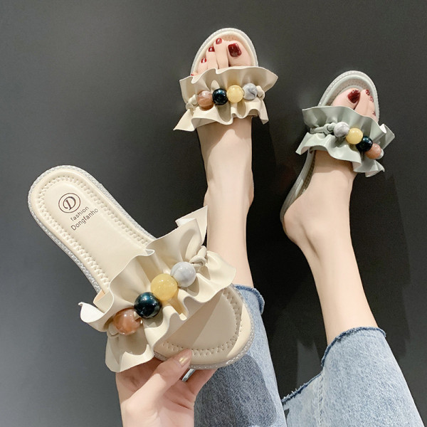 Papuci de damă cu talpă plată și un element - pietre colorate