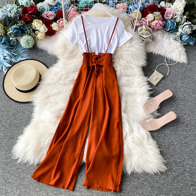 Sieviešu ikdienas komplekts ar baltu T-kreklu un kombinezonu