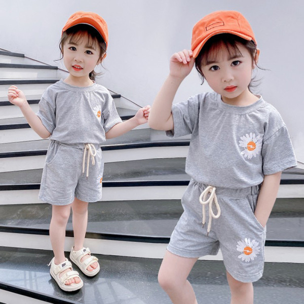 Napi gyerekkészlet virággal lányoknak