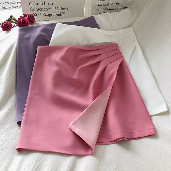 Fusta de damă asimetrică cu talie înaltă - un model curat