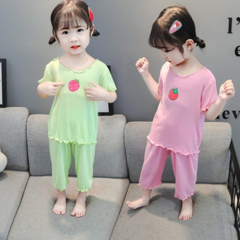 Детска пижама с апликация за момичета