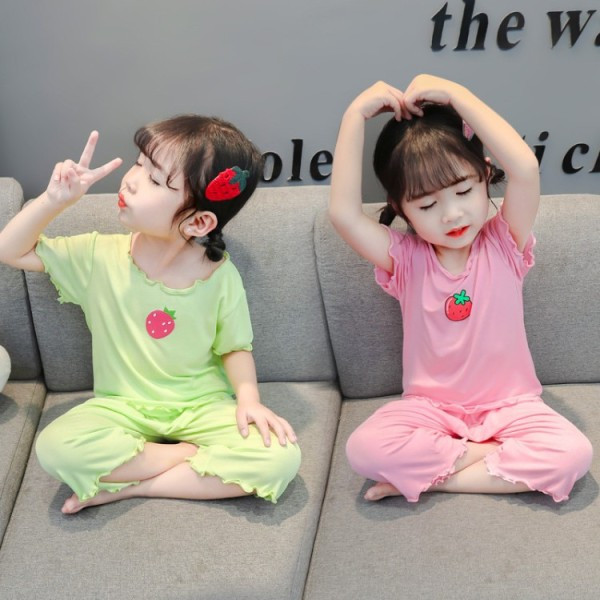 Pijamale pentru copii cu aplicație pentru fete