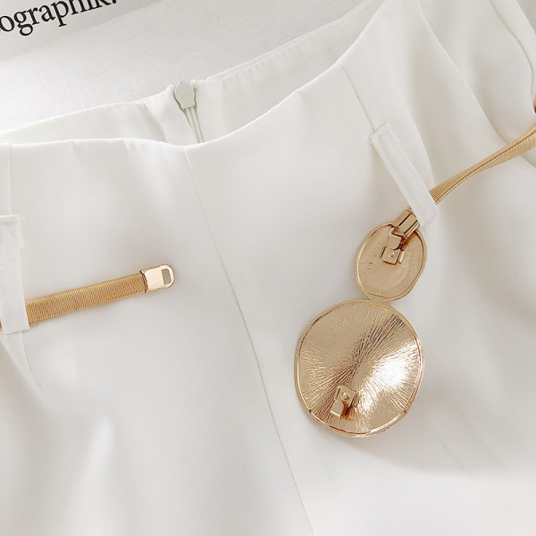 Pantaloni moderni de dama cu talie inalta si curea cu element metalic