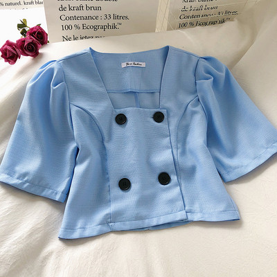 Γυναικεία μπλούζα με τετράγωνο ντεκολτέ 