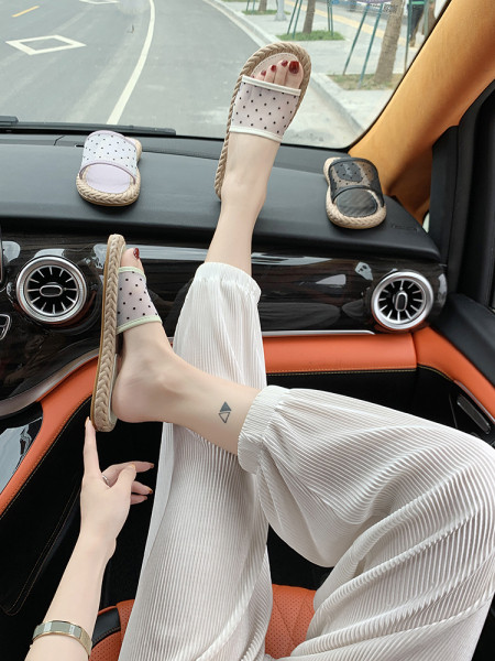 Papuci de dama cu talpa plate potriviti si pentru plaja