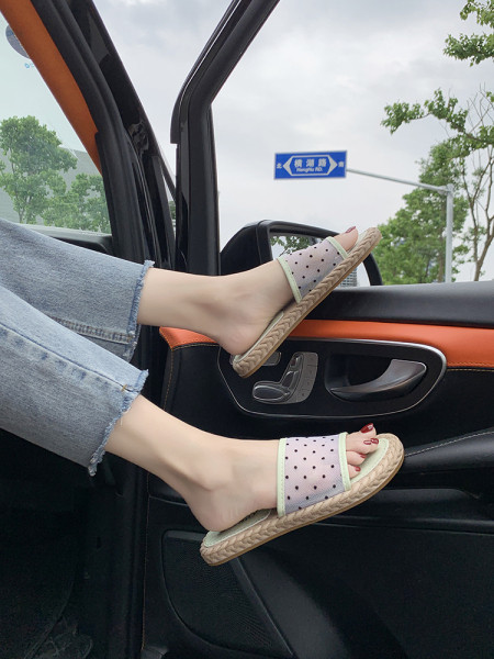 Papuci de dama cu talpa plate potriviti si pentru plaja