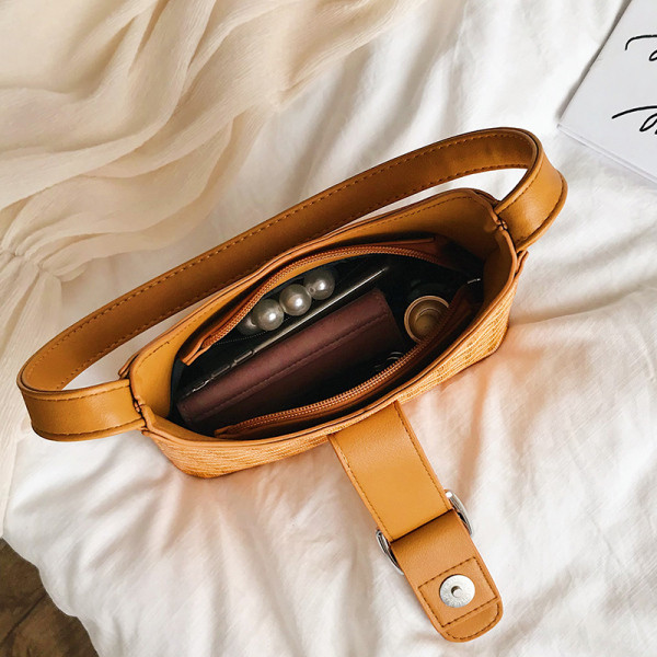 Geanta de dama eleganta cu maner scurt