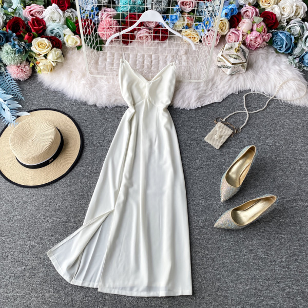 Rochie lunga de dama cu bretele metalice si fanta