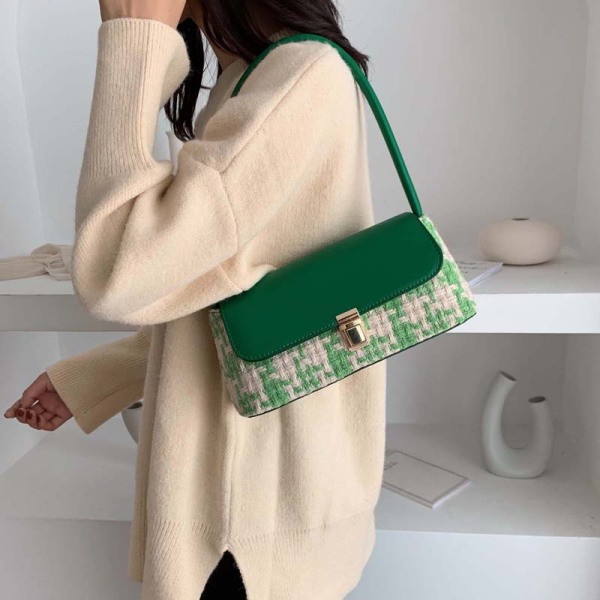 Mini geanta de dama eleganta cu element metalic