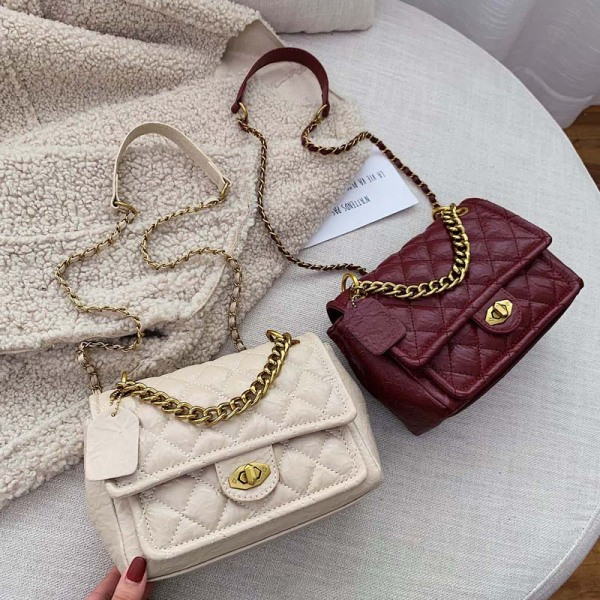 Geanta eleganta de dama cu maner lung metalic