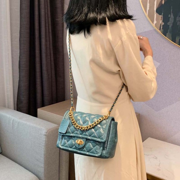 Geanta eleganta de dama cu maner lung metalic