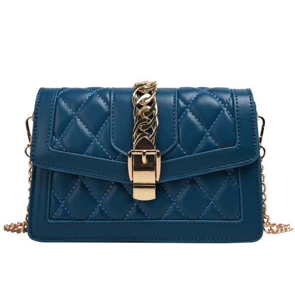 Geanta de dama moderna cu element metalic din piele ecologica