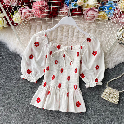 Naiste allatõmmatud varrukatega pluus