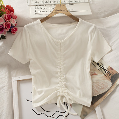 Naiste lipsude ja V-kaelusega T-särk