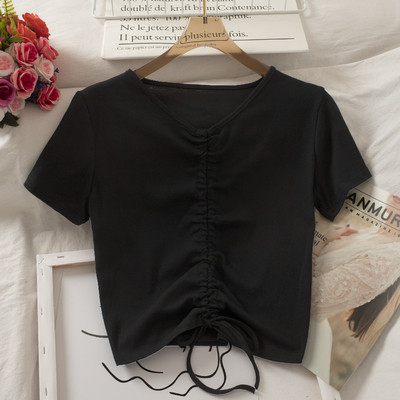 Naiste lipsude ja V-kaelusega T-särk