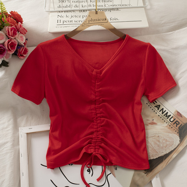 Naiste lipsude ja V-kaelusega T-särk