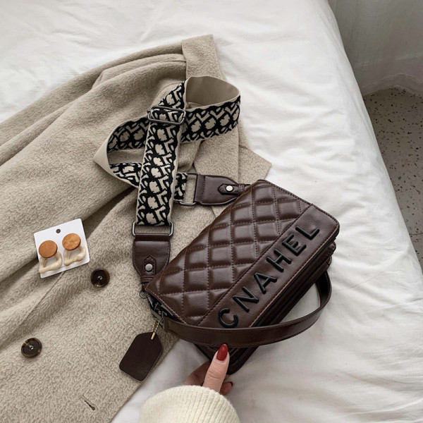 Geantă de damă la zi, cu inscripții și mâner larg