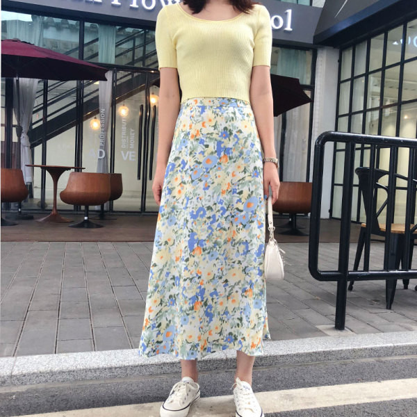 Lilletrükiga ja kõrge vöökohaga pikk naiste seelik