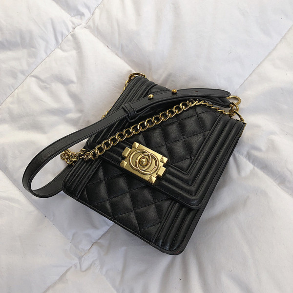 Geantă de damă din piele ecologică de ultimă generație, cu mâner lung și cataramă