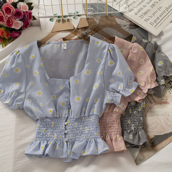 Cămașă de damă cu mâneci scurte și decolteu pătrat