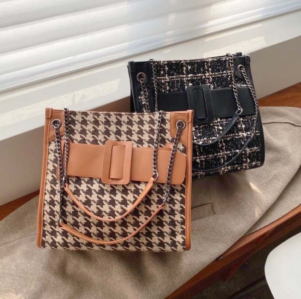 Geanta de umar eleganta de dama din imitatie de piele cu maner metalic doua modele