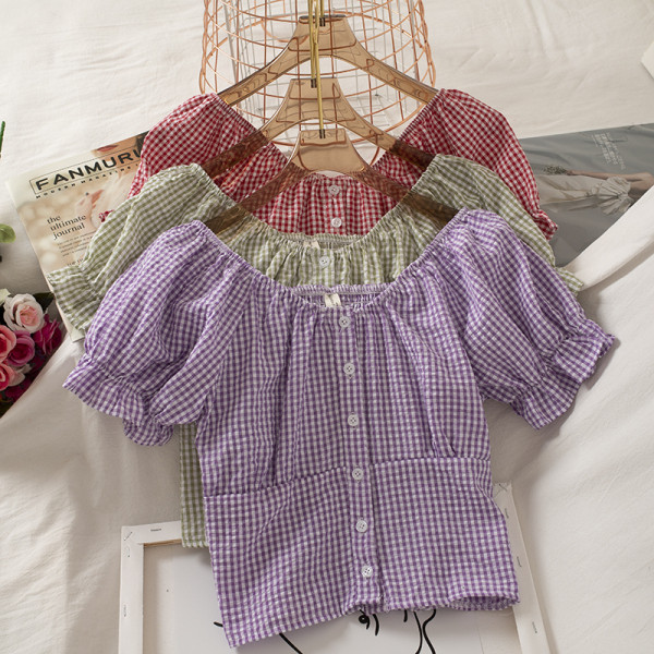 Cămașă de damă cu nasturi și decolteu în V