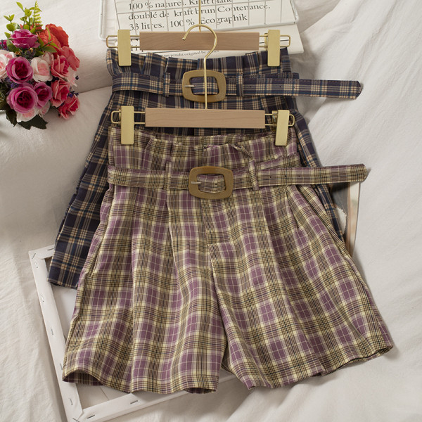 Pantaloni scurti in carouri model lat cu curea